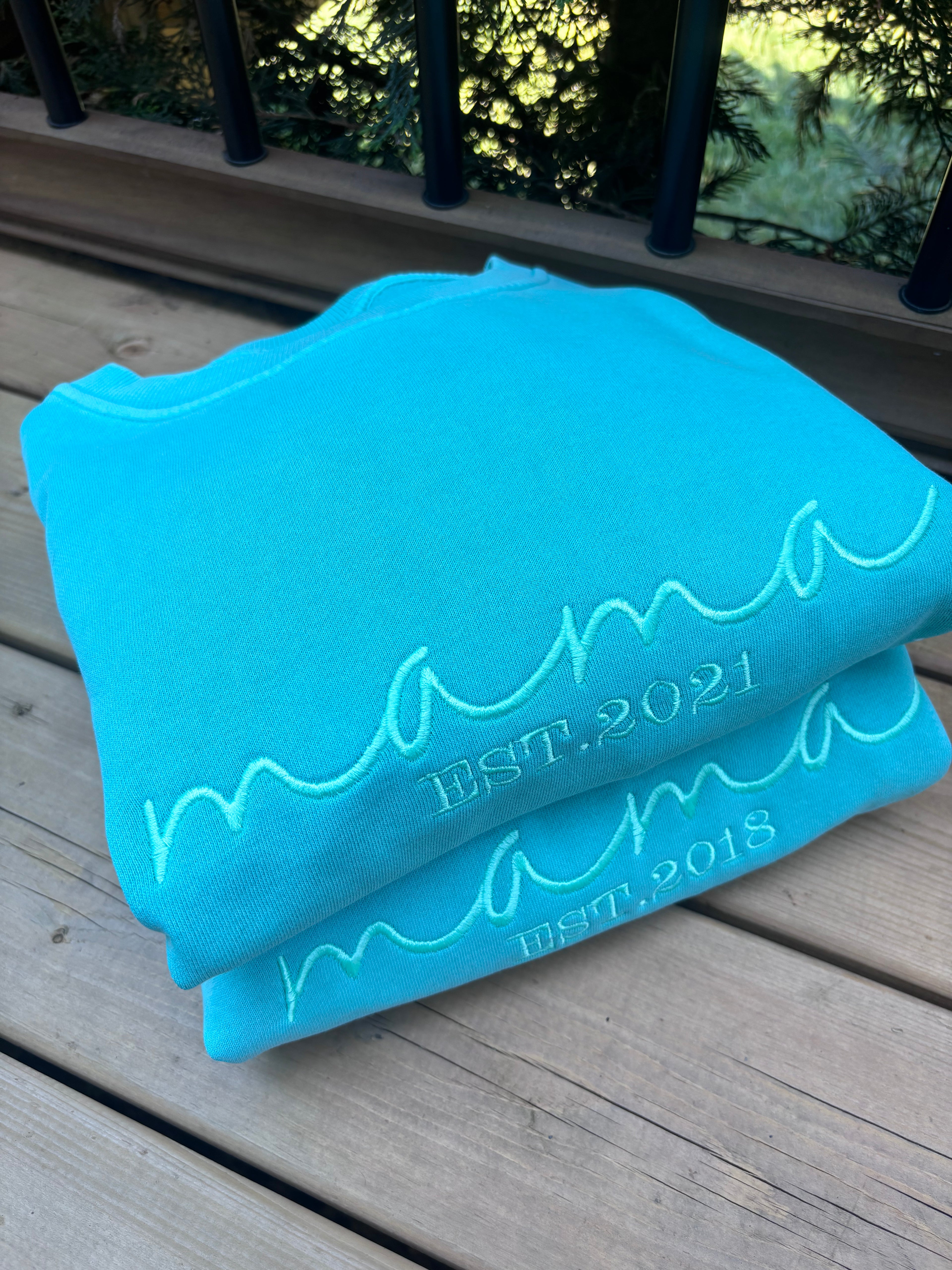 Cursive MAMA Sweatshirt